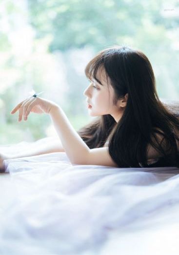 保姆三