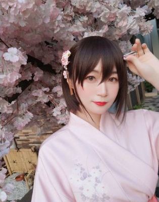 校阅女孩河野悦子