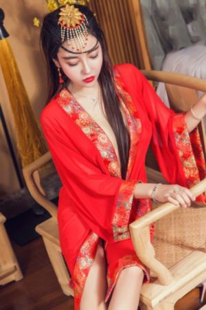 军舰上的女士兵