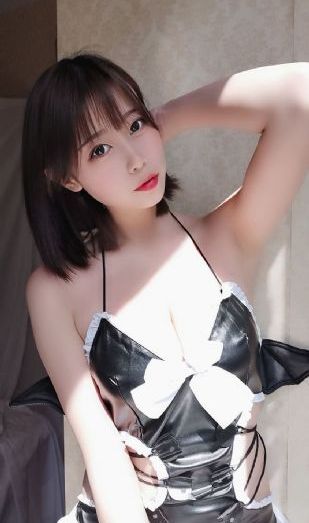 房间里的日本女人