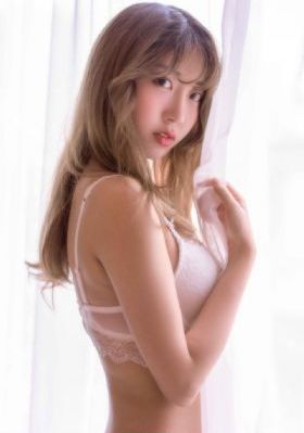 亲吻拥抱动漫免费观看